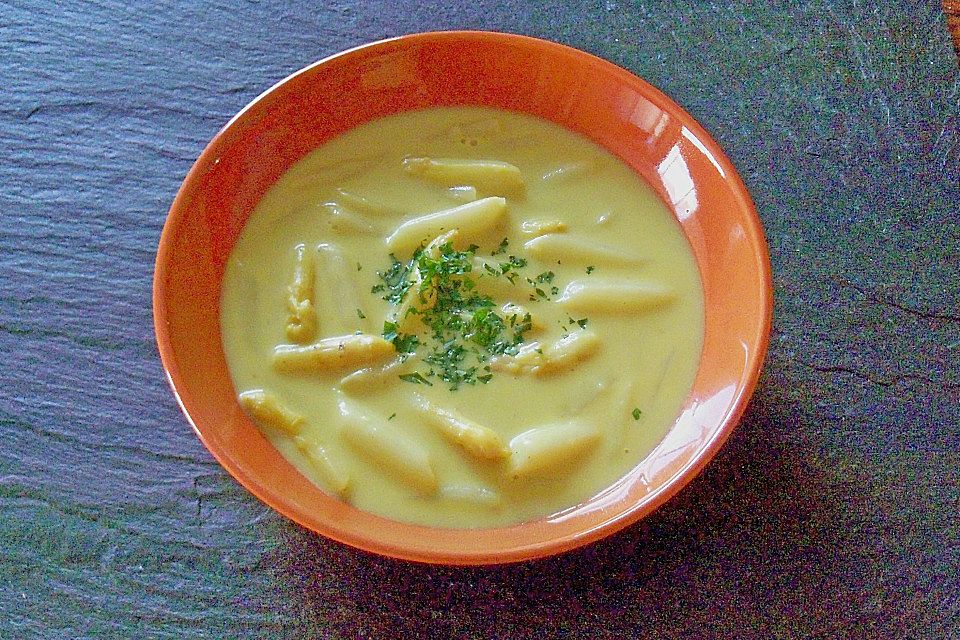 Spargelsuppe mit Weißwein