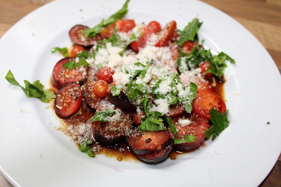 Kirschtomatensalat mit Parmesan