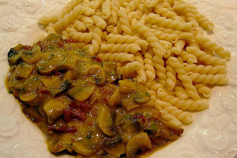 Lauchzwiebel-Champignon-Sahnesauce