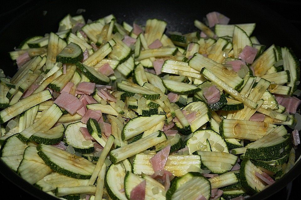 Zucchini - Schinken - Nudeln