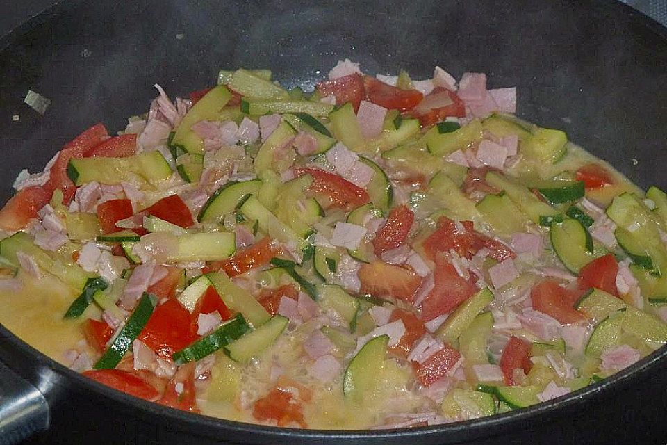 Zucchini - Schinken - Nudeln