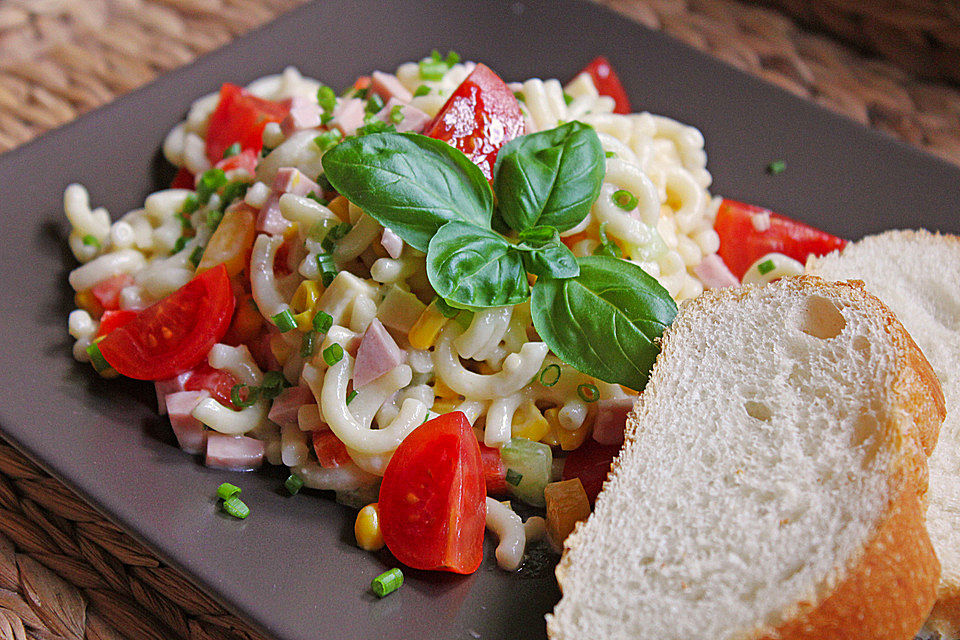 Frischer Nudelsalat