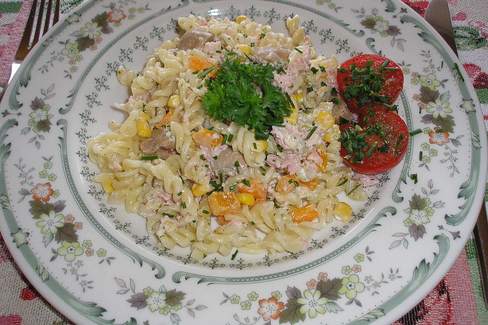 Frischer Nudelsalat