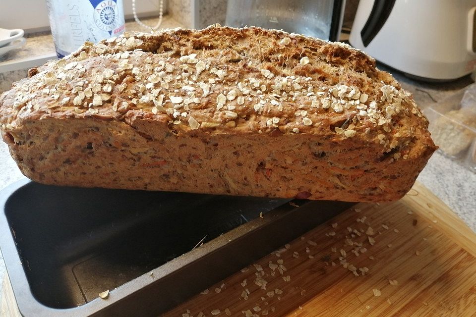 Apfel-Karotten-Mehrkornbrot