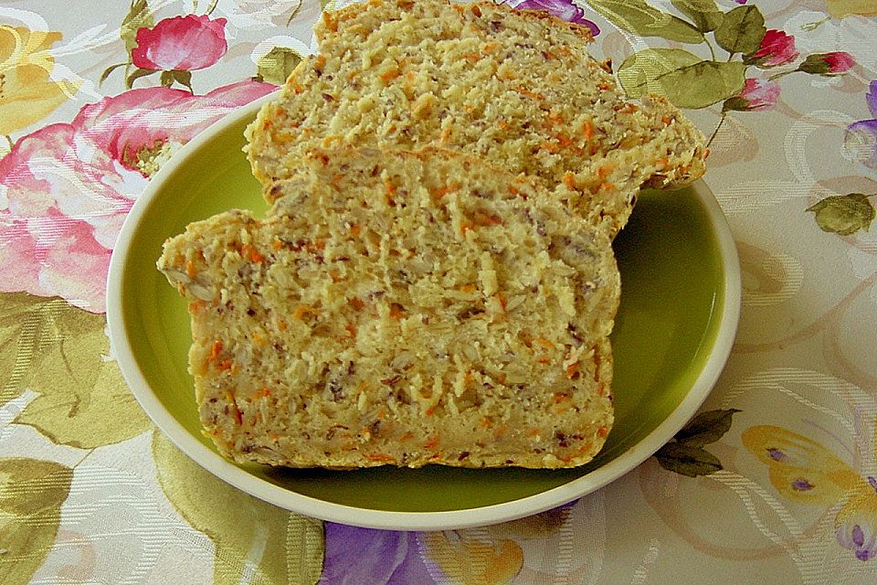 Apfel-Karotten-Mehrkornbrot