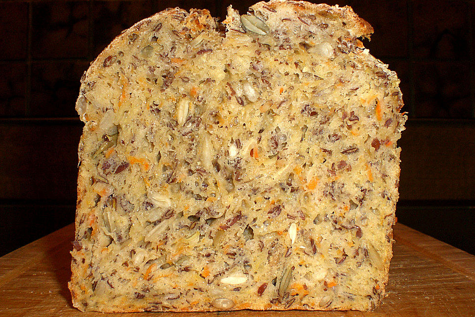 Apfel-Karotten-Mehrkornbrot