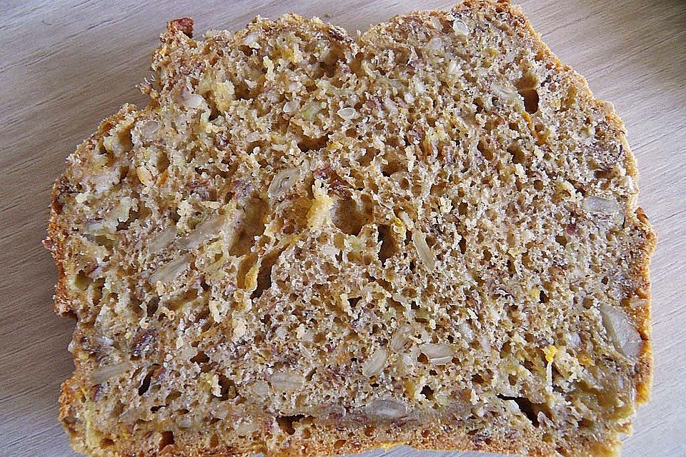 Apfel-Karotten-Mehrkornbrot