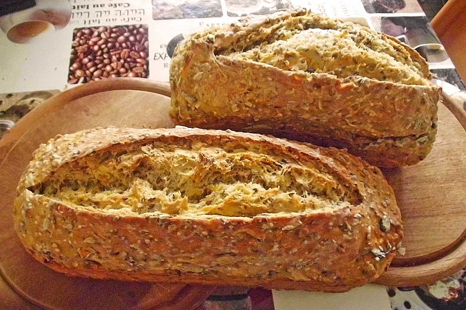 Apfel-Karotten-Mehrkornbrot