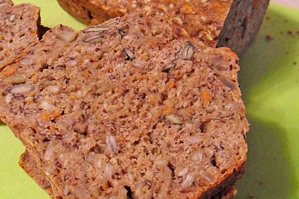 Apfel-Karotten-Mehrkornbrot