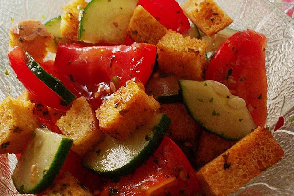 Einfacher Brotsalat