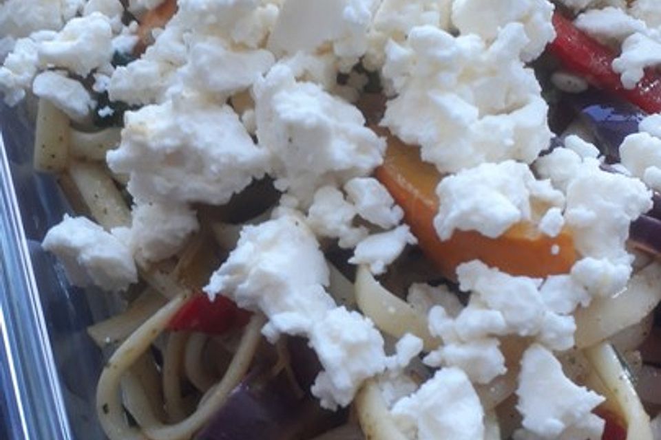 Spaghettisalat mit Feta - Käse