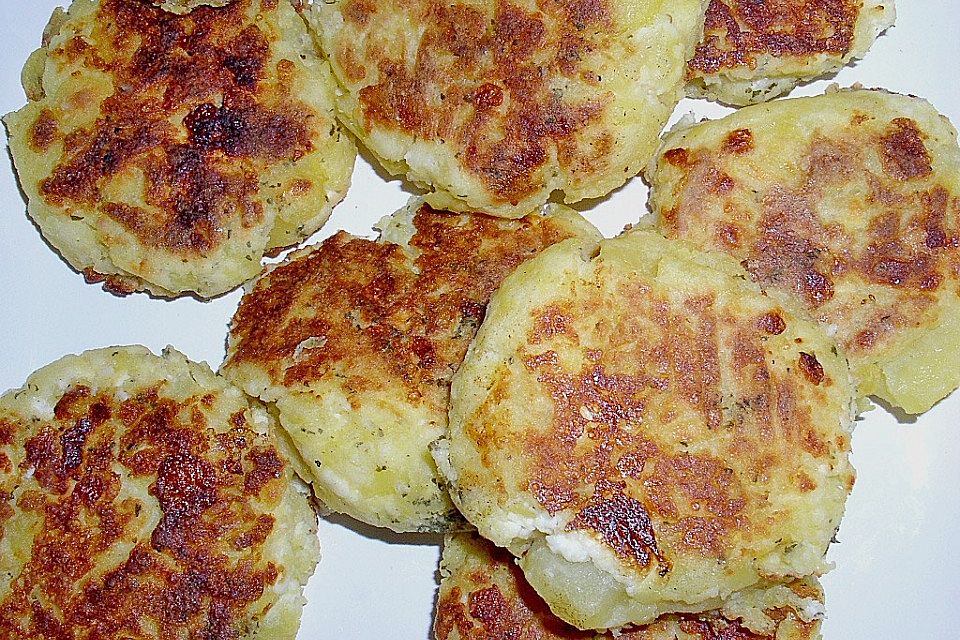 Kartoffelbälle mit Schafskäse