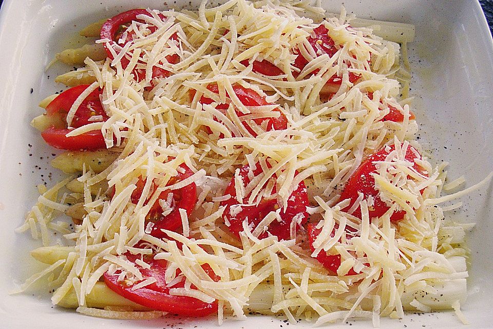 Spargel auf Parmesan