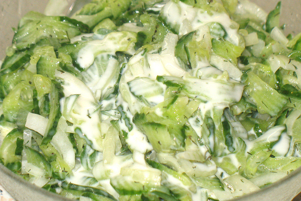 Gurkensalat mit Dill