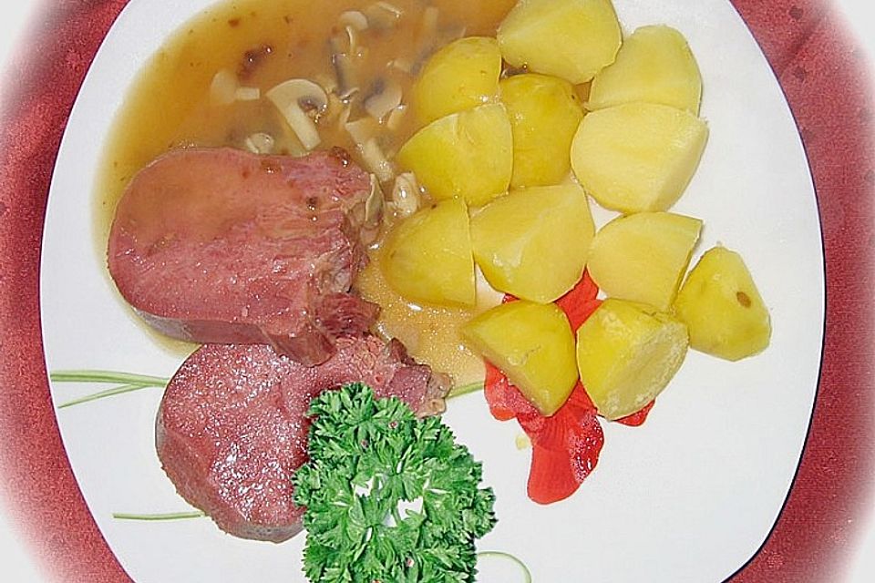 Rinderzunge mit Champignon - Madeirasoße