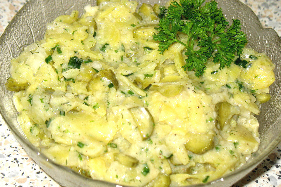 Allerbester Kartoffelsalat mit Delikatessgurken