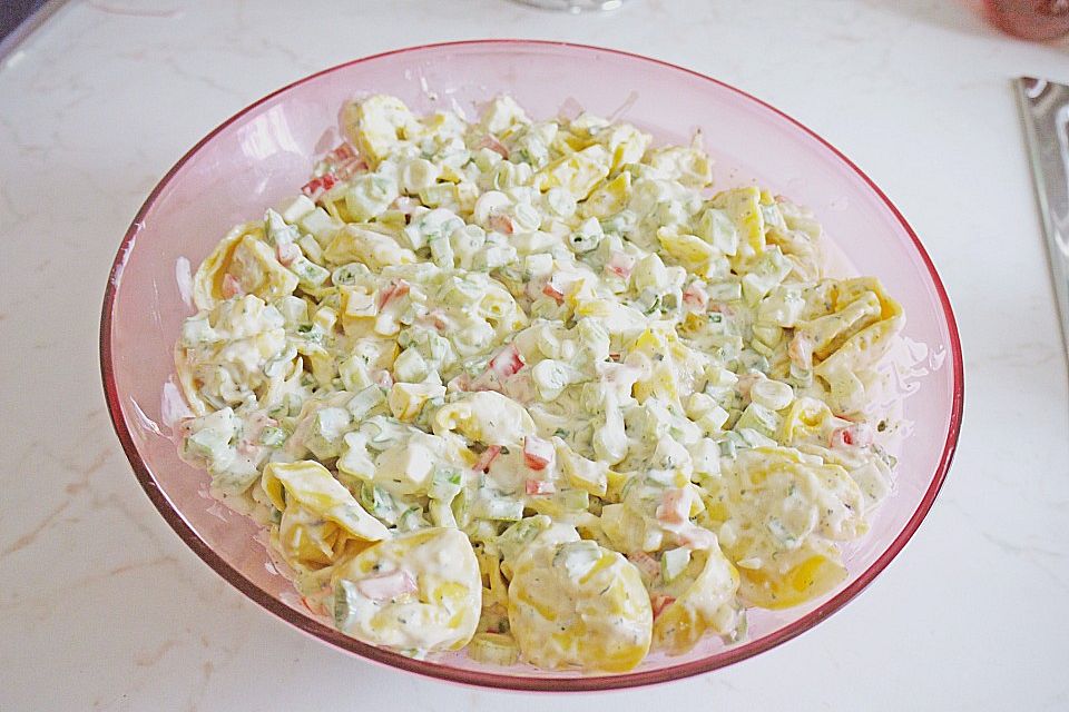 Tortellinisalat mit Feta - Käse