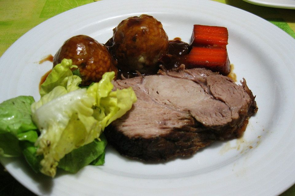 Schweinebraten aus der Schulter