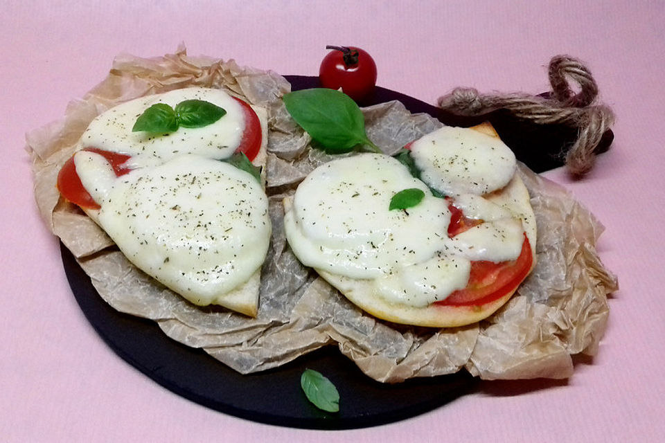 Tomaten - Mozzarella - Brot