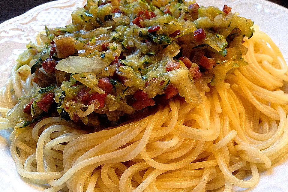 Spaghetti mit Zucchini