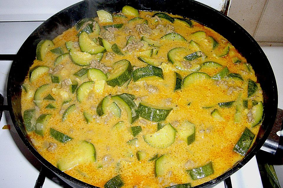 Würzige Zucchini - Hackfleisch - Pfanne