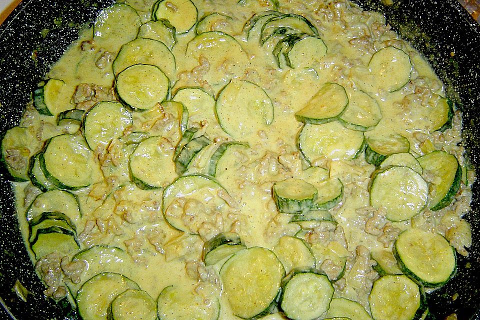 Würzige Zucchini - Hackfleisch - Pfanne