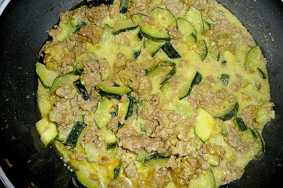 Würzige Zucchini - Hackfleisch - Pfanne