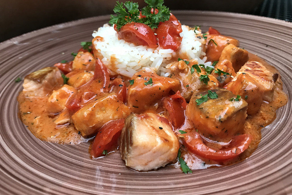 Lachs-Sahnesoße mit Cherrytomaten