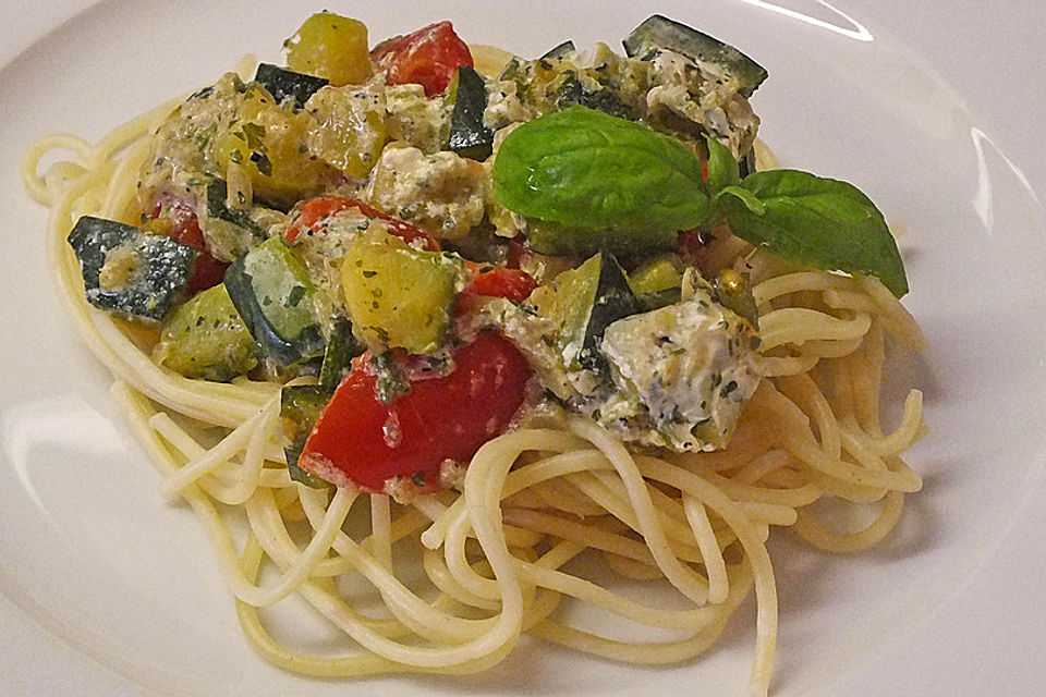 Spaghetti mit Zucchinisauce