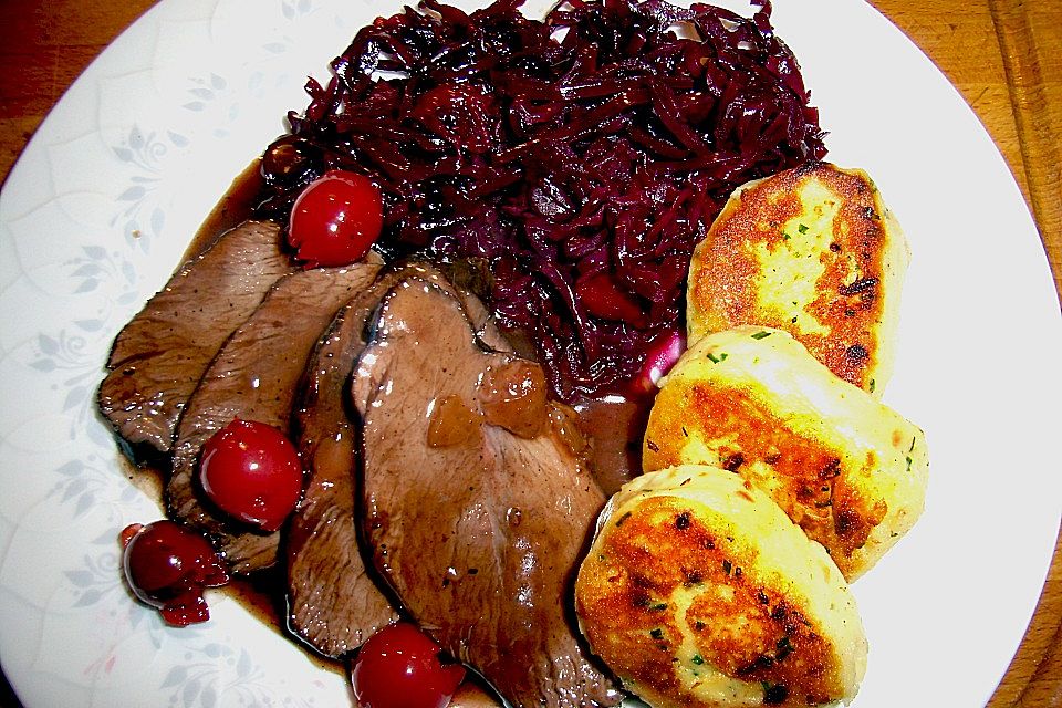 Wildschweinbraten mit Kirschen