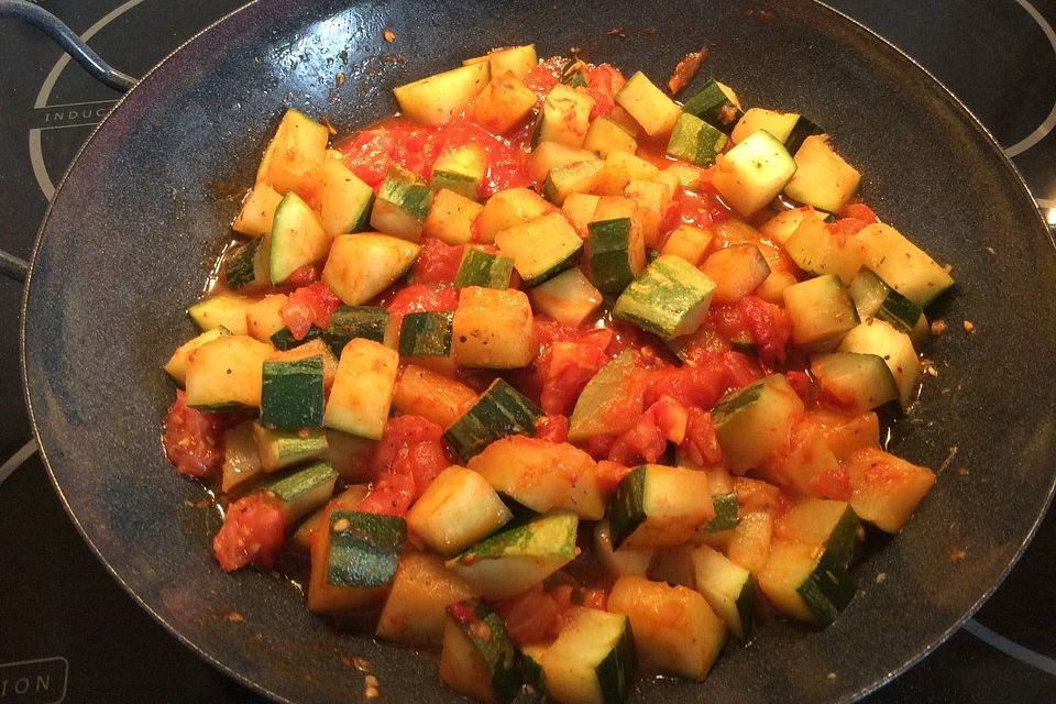 Zucchini - Tomaten - Gemüse