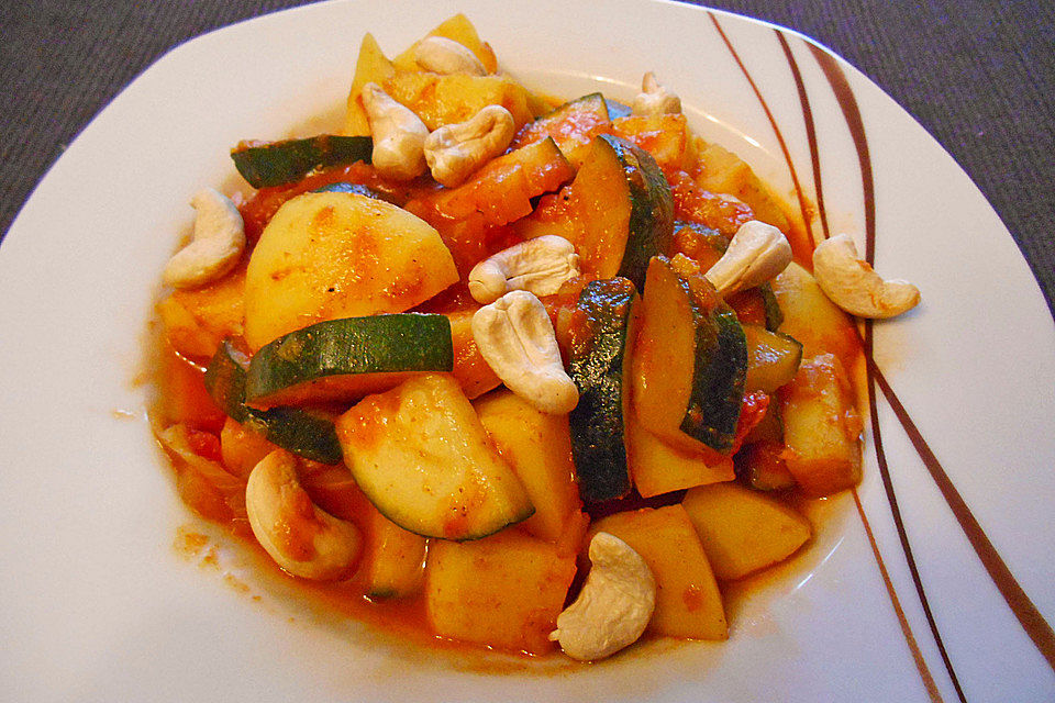 Kartoffelcurry mit Cashewnüssen