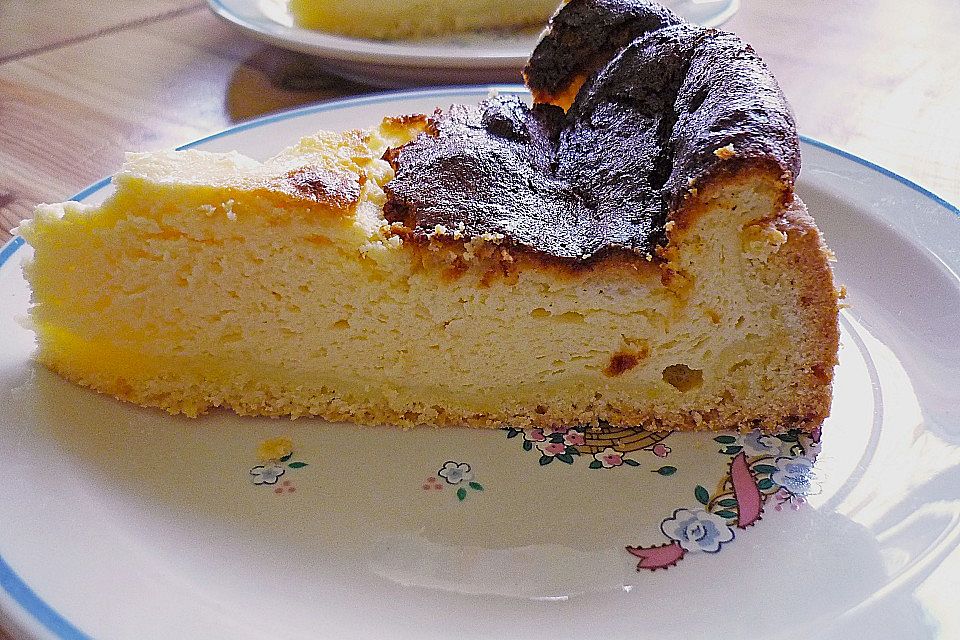 Käsekuchen  mit  Mürbeteigboden