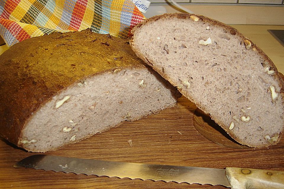 Burgis Walnussbrot mit Sauerteig