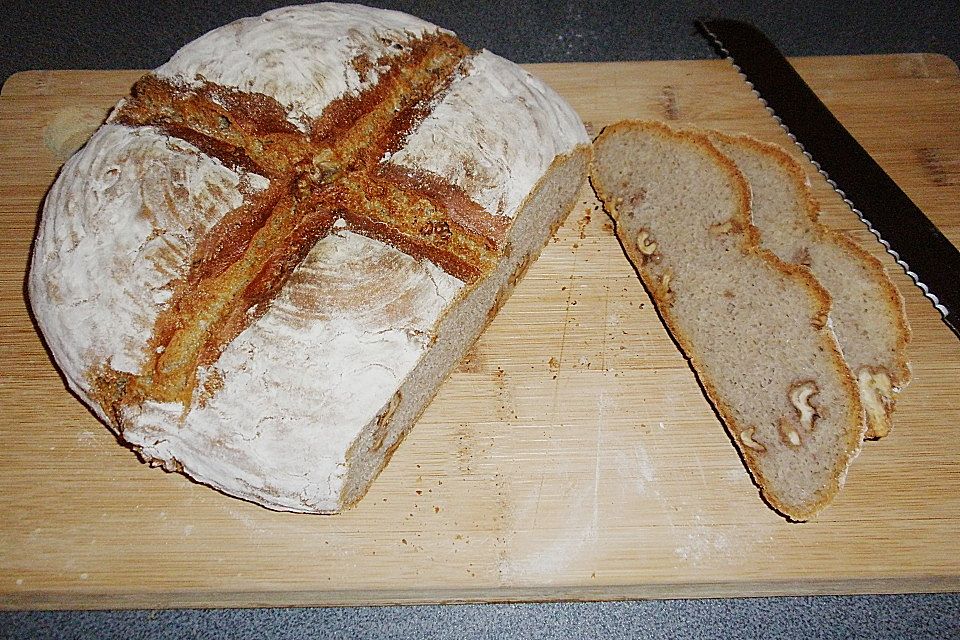 Burgis Walnussbrot mit Sauerteig