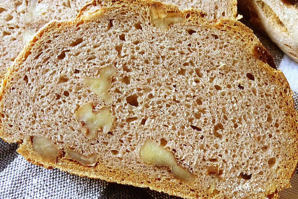 Burgis Walnussbrot mit Sauerteig