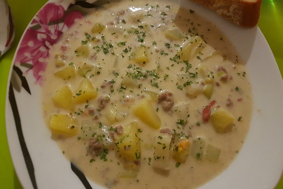 Deftige Kohlrabi  -Kartoffel - Suppe