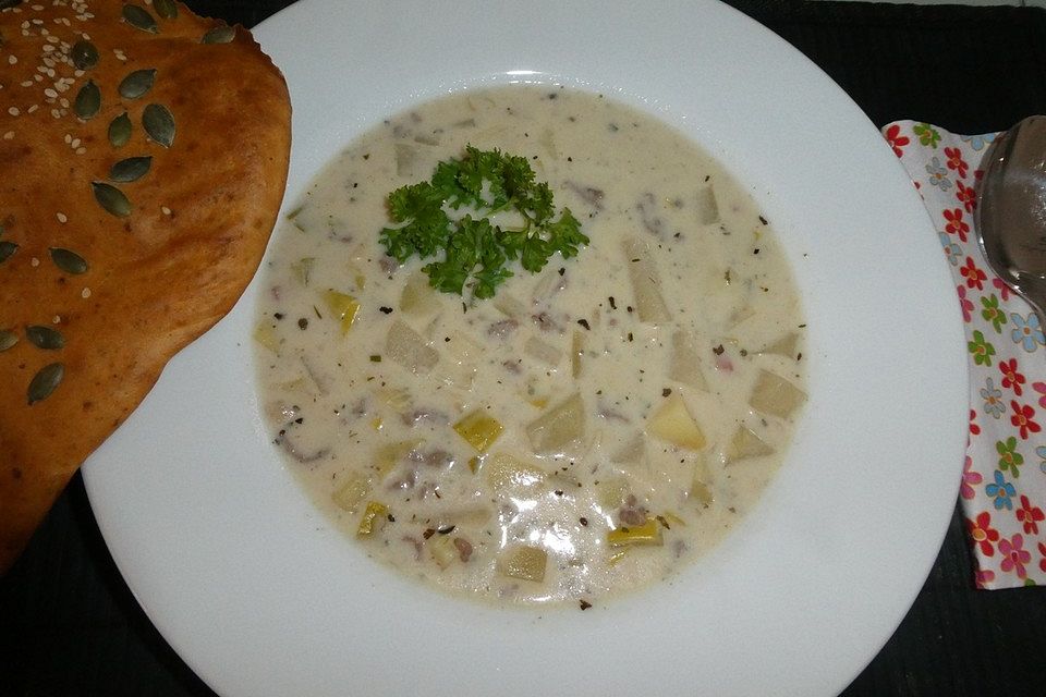 Deftige Kohlrabi  -Kartoffel - Suppe