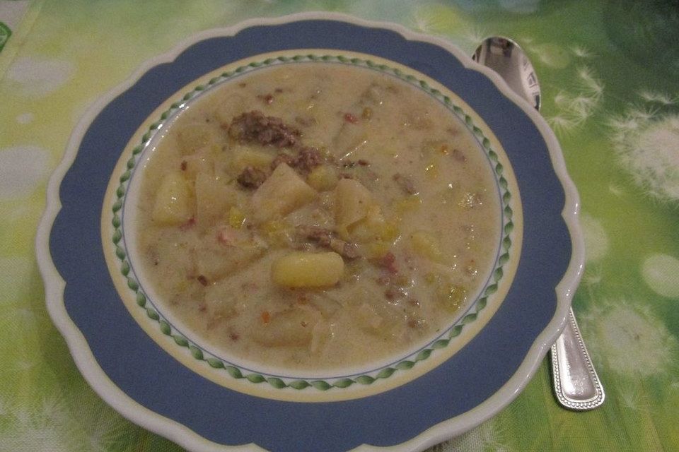 Deftige Kohlrabi  -Kartoffel - Suppe