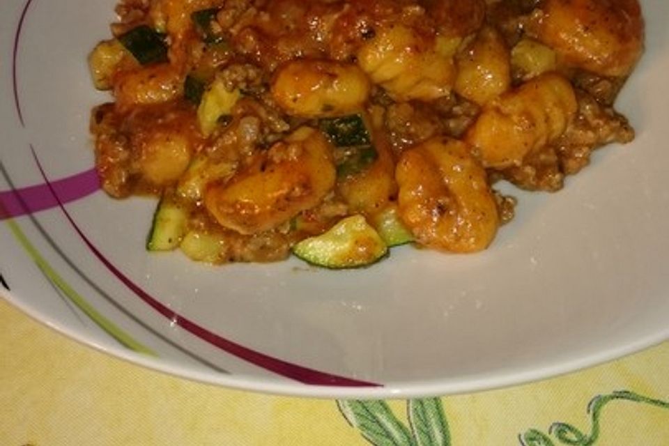 Zucchini-Gnocchi-Auflauf