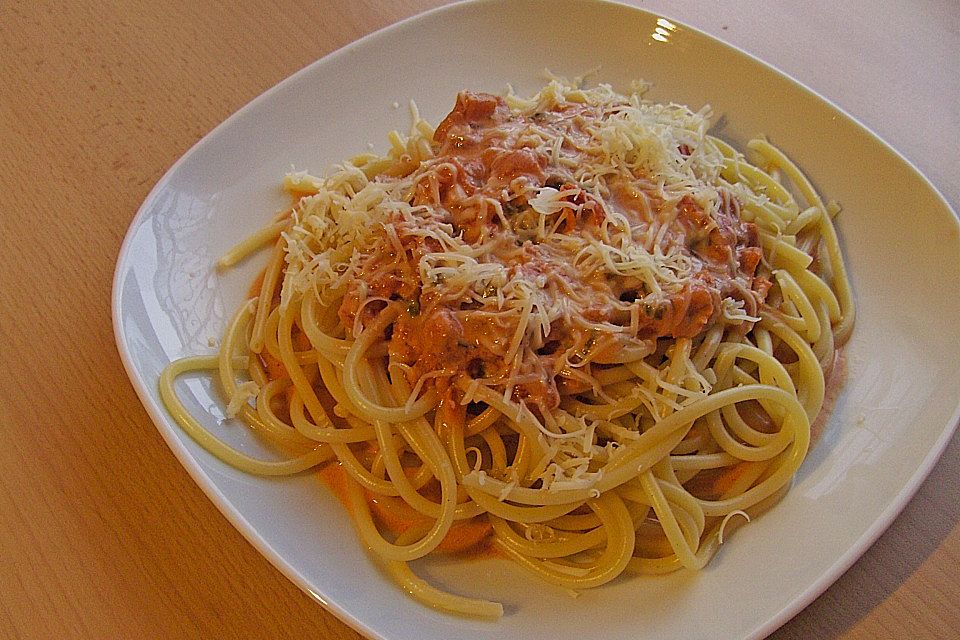 Creamy tomato pasta