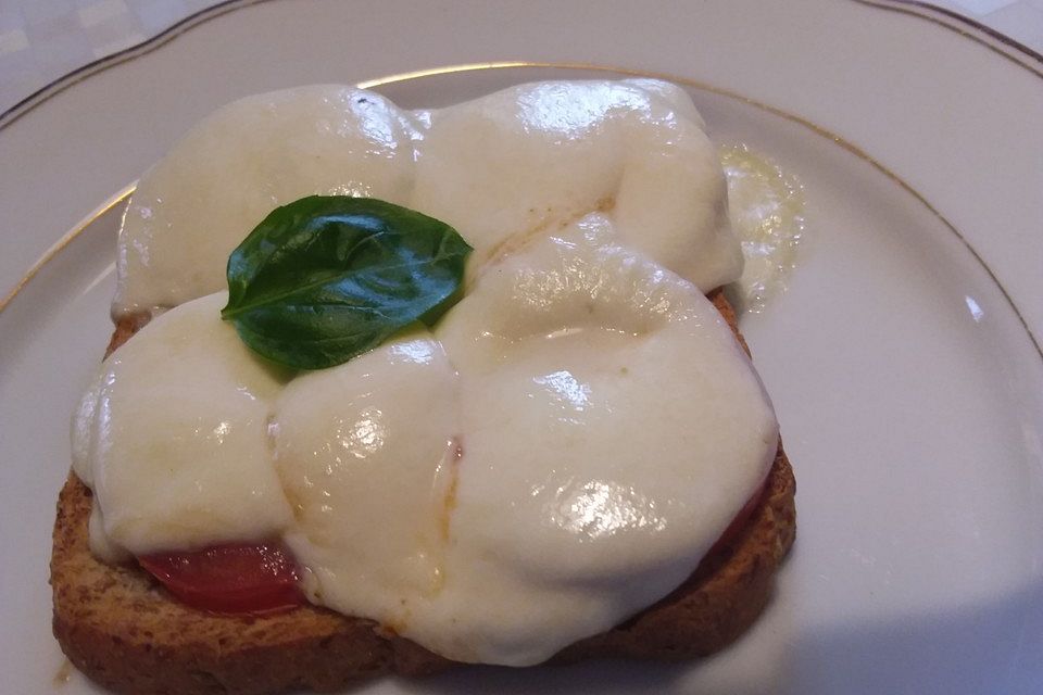 Toast Caprese