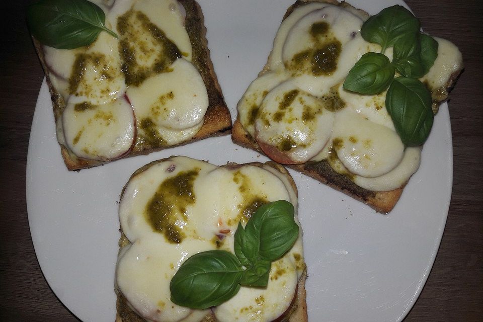 Toast Caprese