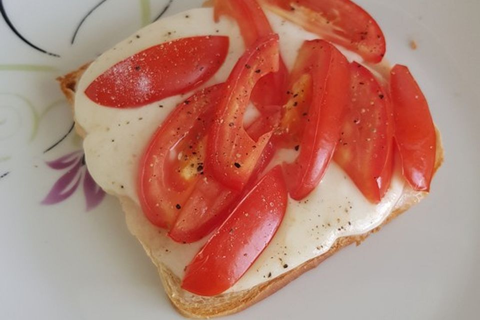 Toast Caprese