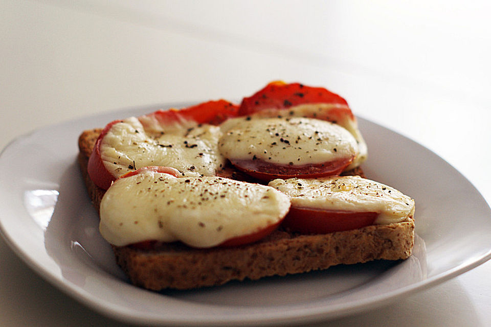 Toast Caprese