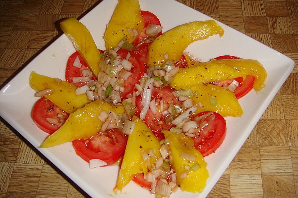 Tomaten - Mango - Salat