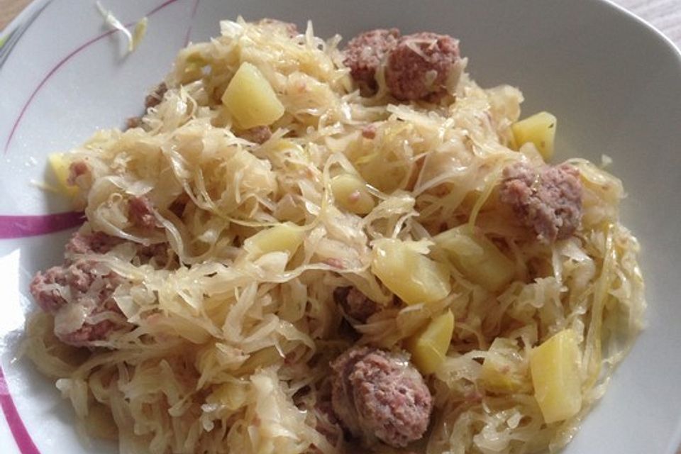 Bratwurst-Sauerkraut-Pfanne