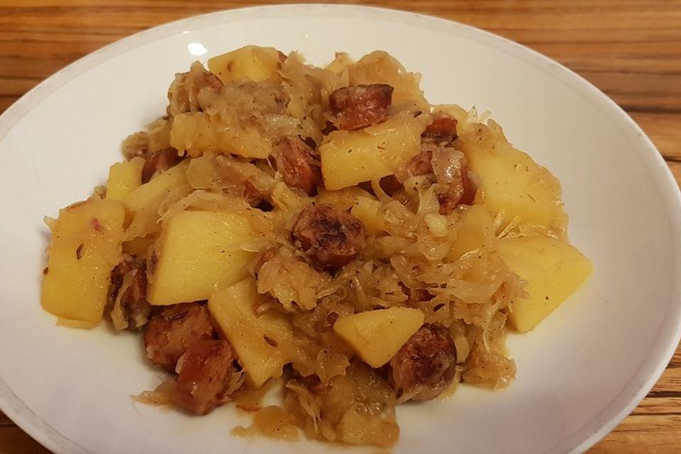 Bratwurst-Sauerkraut-Pfanne