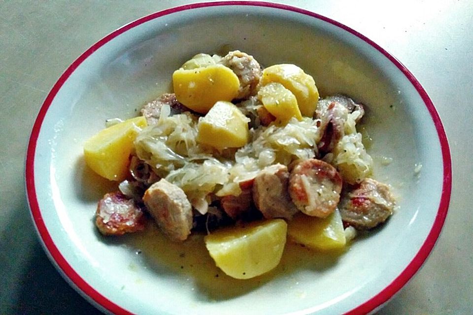 Bratwurst-Sauerkraut-Pfanne