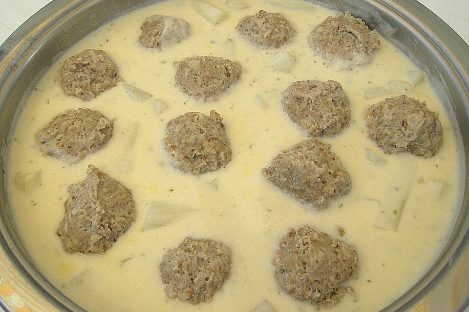 Spargelgemüse mit Mettbällchen